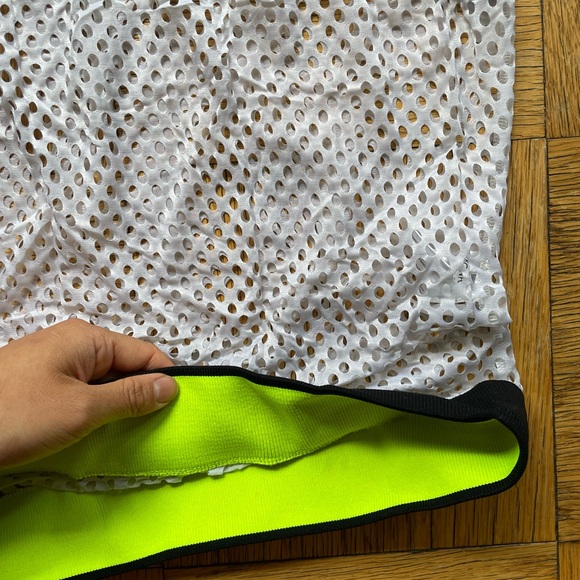 Monreal white mesh gym/workout tank with black trim Size XS - Picture 4 of 7